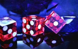 Linux Online Casinos: Zwei Würfel als Zeichen für Glücksspiel